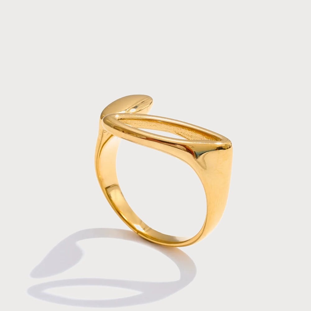 Bague géométrique creuse en acier inoxydable — coloris Doré | Bloom × Blaze