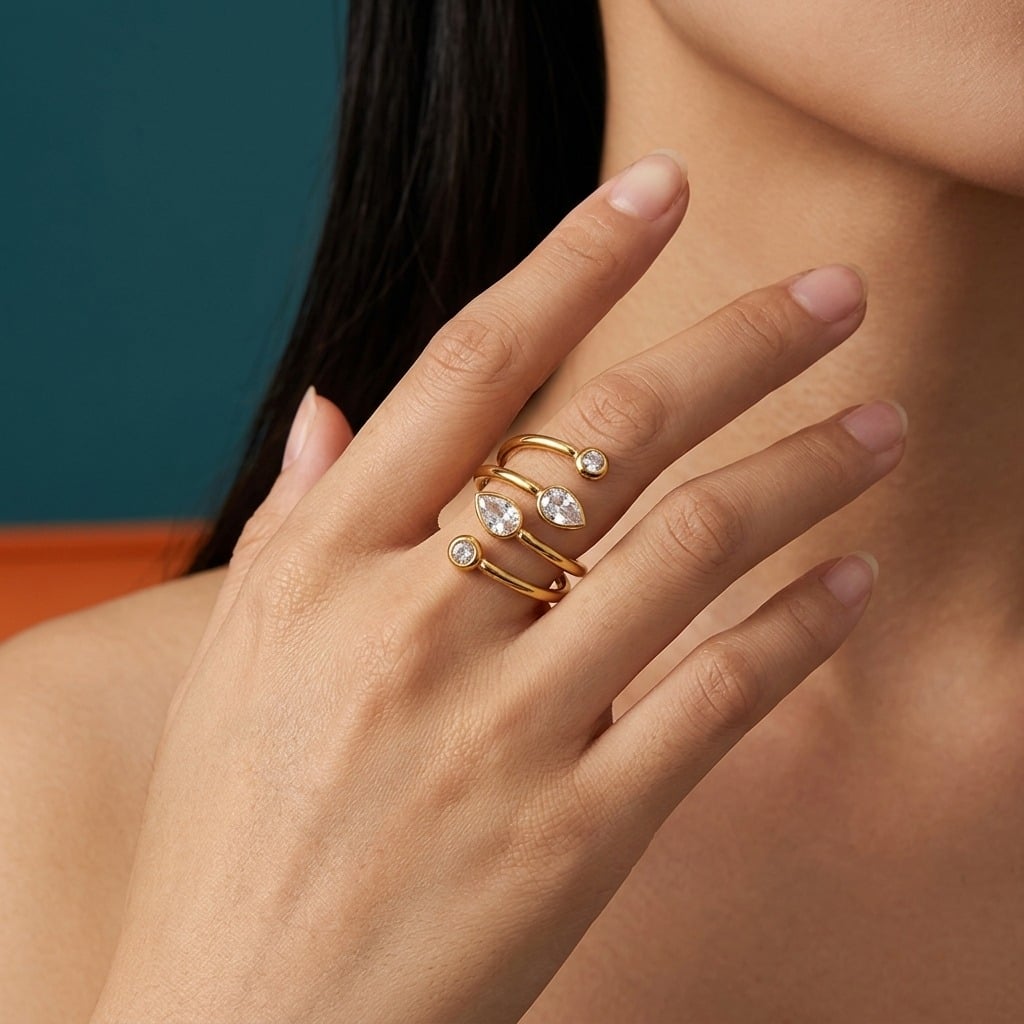 Bague spirale ajustable à zircones en acier inoxydable porté | Bloom × Blaze