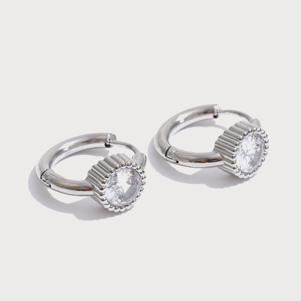 Créoles serties d'une zircone ronde en acier inoxydable | Bloom × Blaze