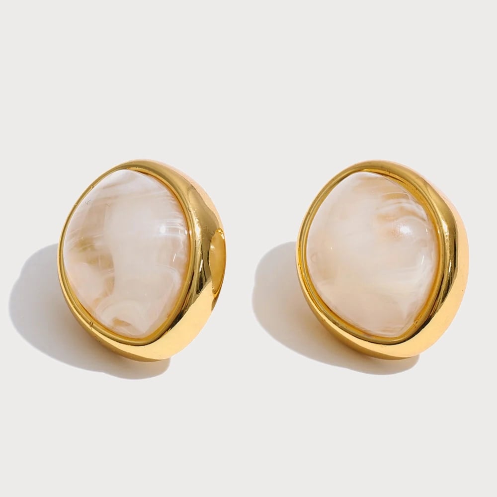 Boucles d'oreilles en acier inoxydable et résine — coloris Beige | Bloom × Blaze