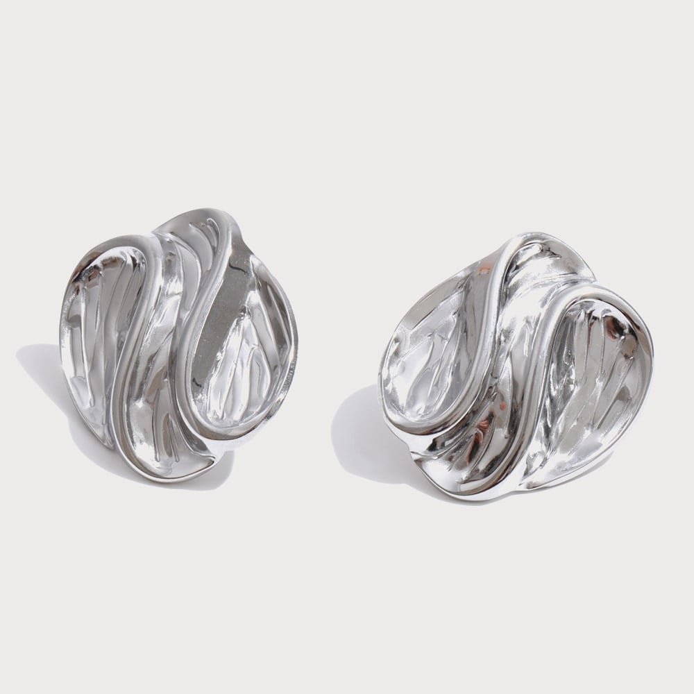 Boucles d'oreilles puces drapées en acier inoxydable | Bloom × Blaze