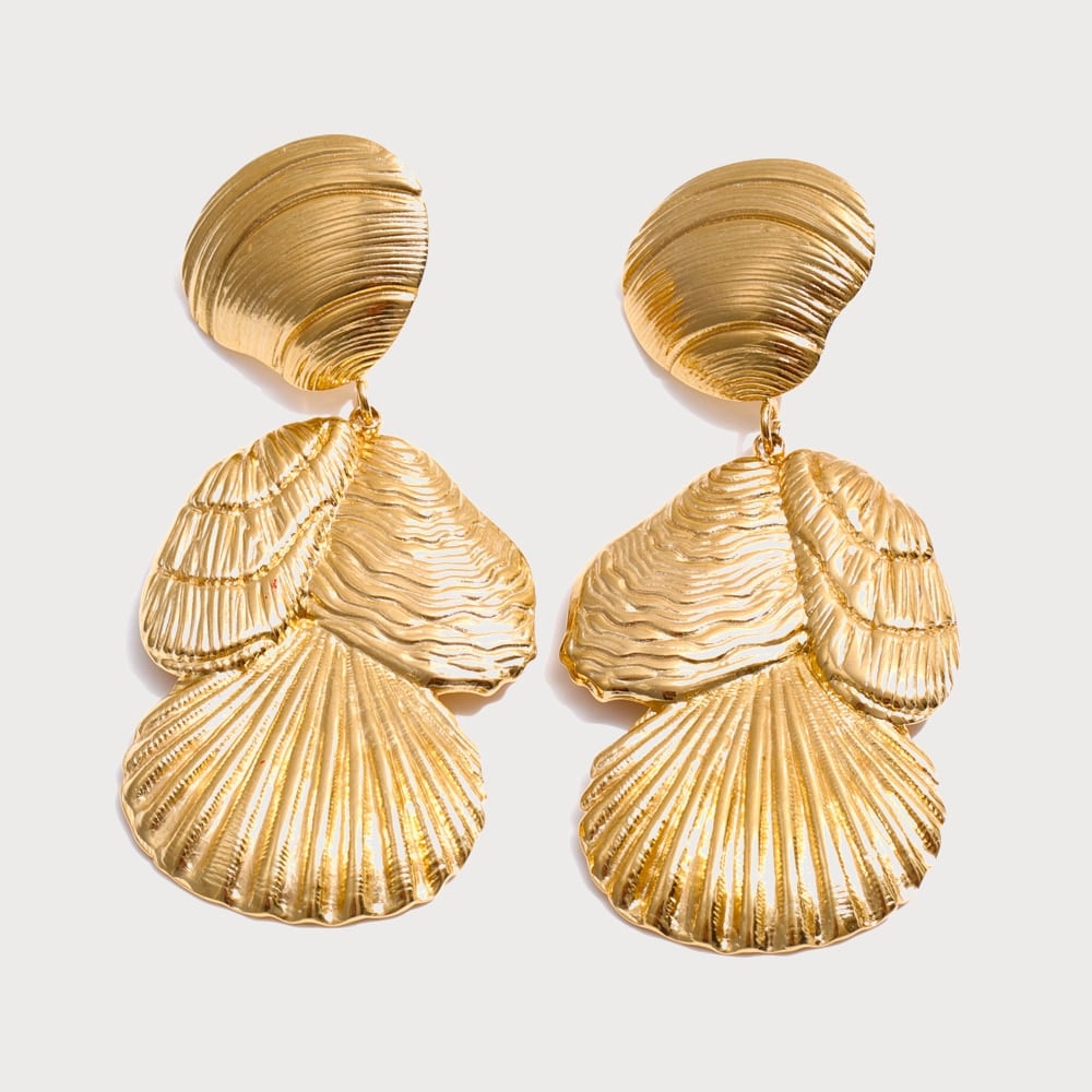 Boucles d'oreilles pendantes coquilles superposées en acier inoxydable doré | Bloom × Blaze