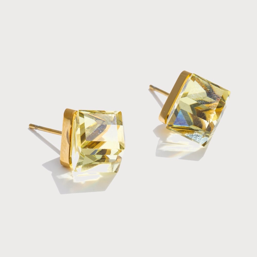 Boucles d'oreilles puces carrées en cristal facetté et acier inoxydable doré | Bloom × Blaze