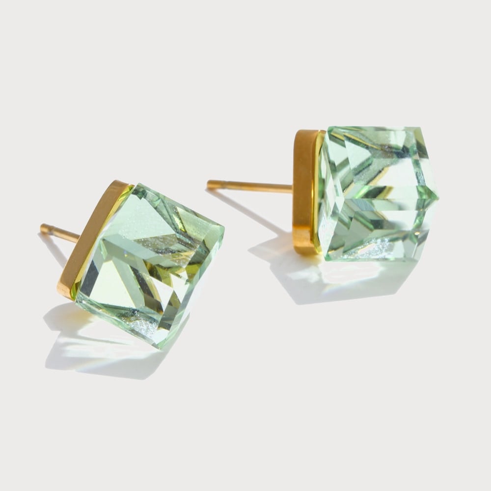 Boucles d'oreilles puces carrées en cristal facetté et acier inoxydable doré | Bloom × Blaze