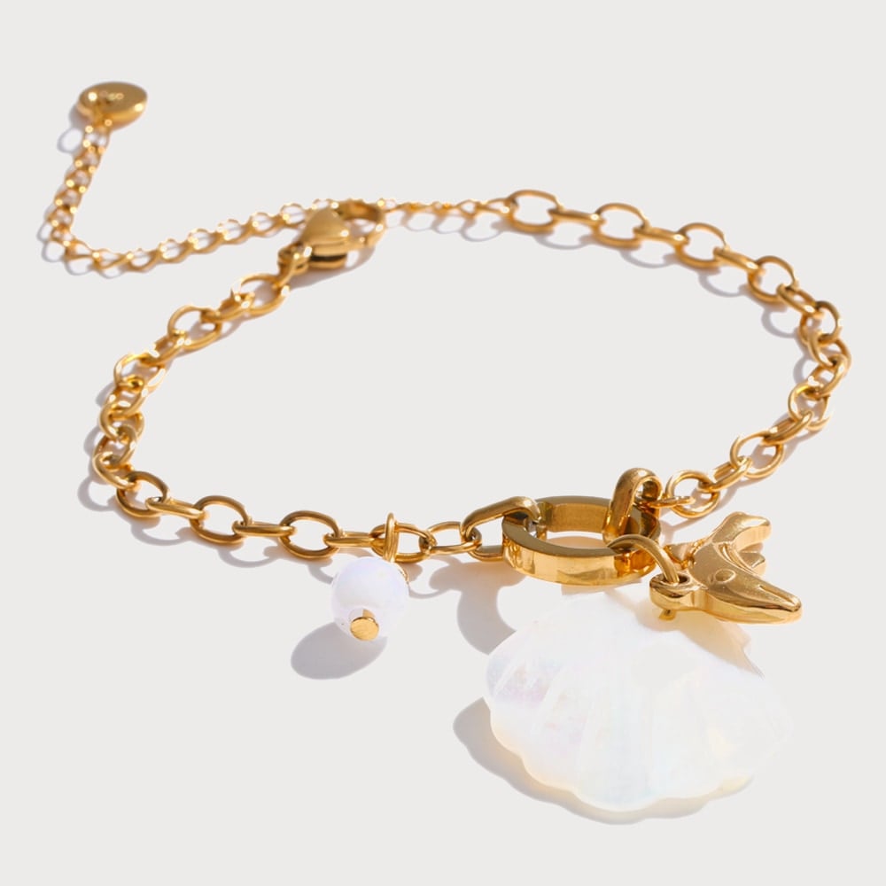 Bracelet chaîne à breloques coquillage et nacre en acier inoxydable doré | Bloom × Blaze
