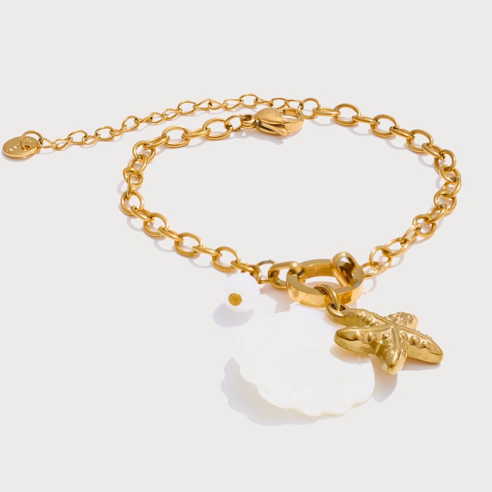 Bracelet chaîne à breloques coquillage et nacre en acier inoxydable doré | Bloom × Blaze