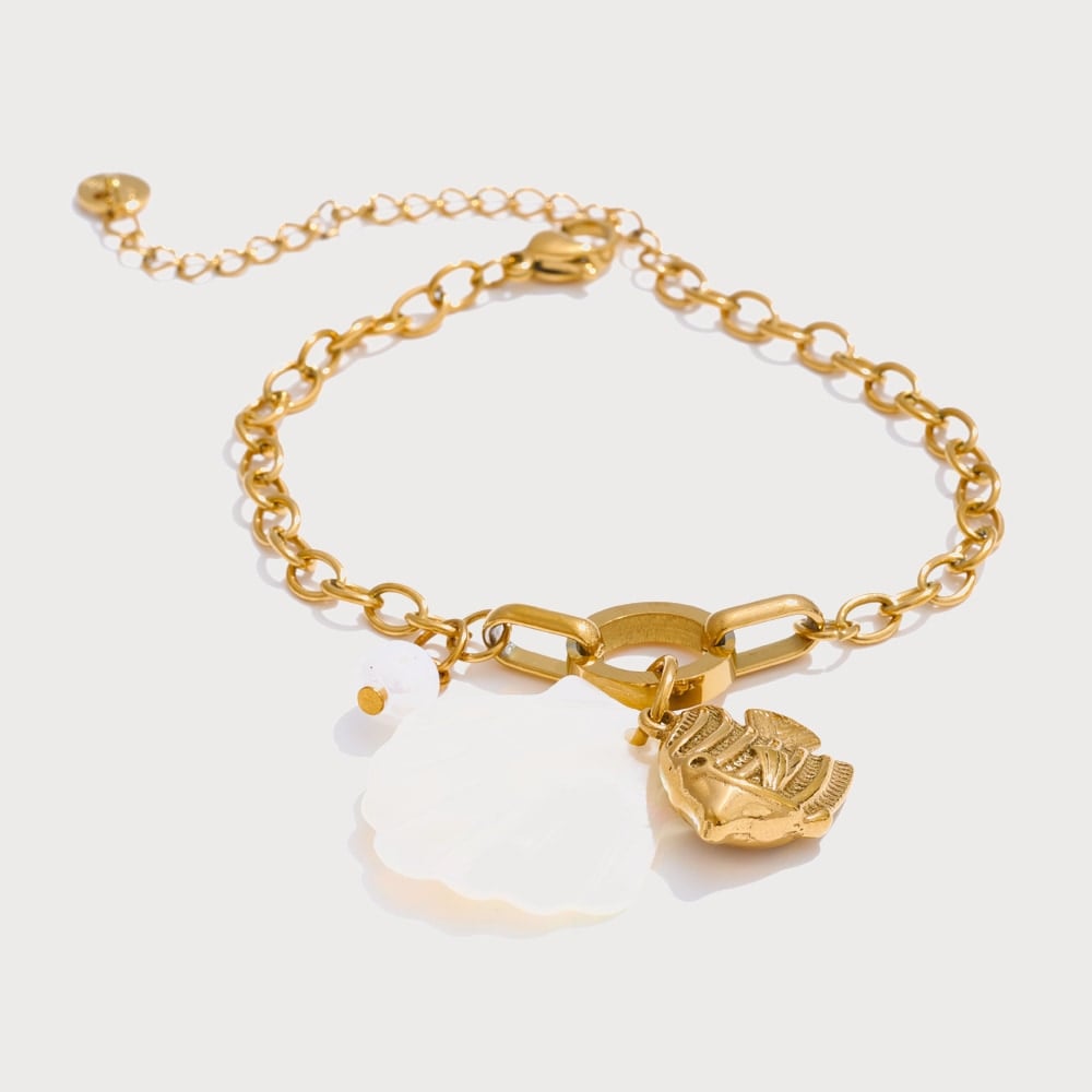 Bracelet chaîne à breloques coquillage et nacre en acier inoxydable doré | Bloom × Blaze