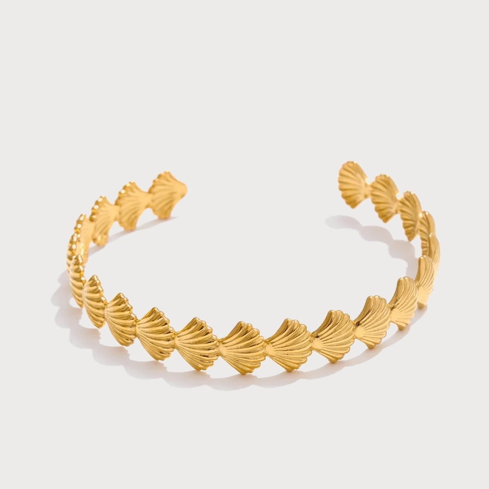 Bracelet jonc ouvert à motifs marins en acier inoxydable doré | Bloom × Blaze