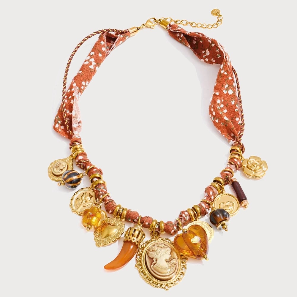 Collier pendentif portrait en acier inoxydable et résine | Bloom × Blaze