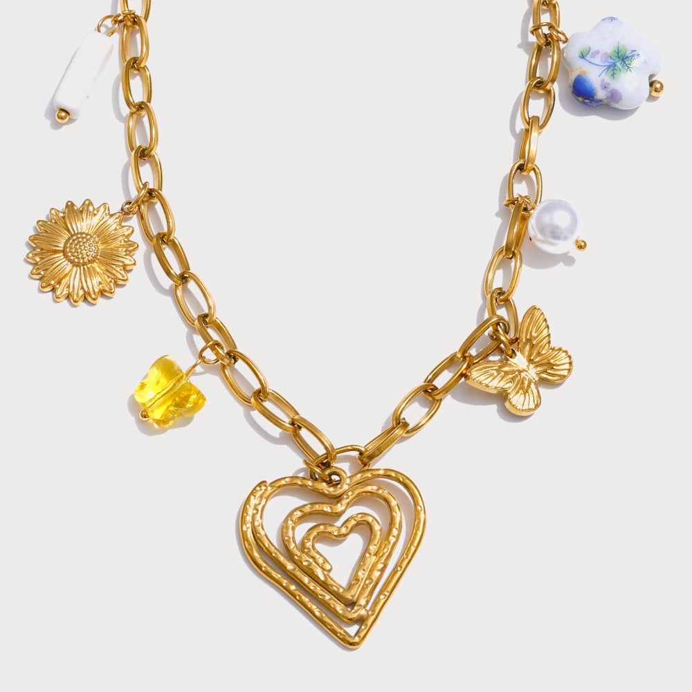 Collier à breloques perles, coquille et cœur en acier inoxydable doré | Bloom × Blaze