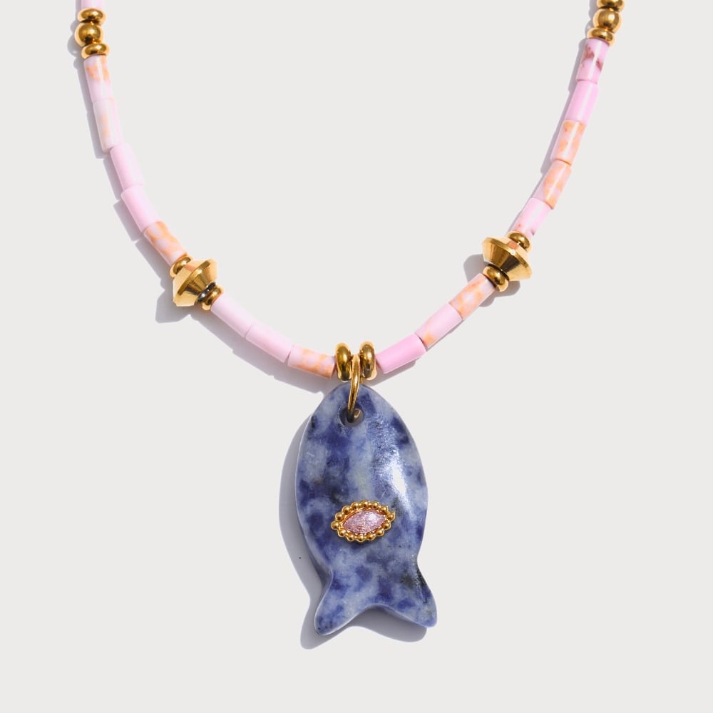 Collier perlé et pendentif poisson en pierre naturelle | Bloom × Blaze