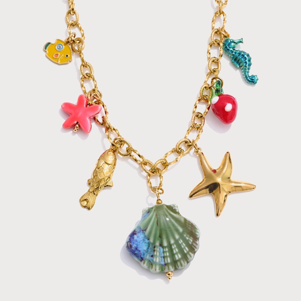 Collier de breloques marines en céramique émaillée et acier inoxydable doré | Bloom × Blaze