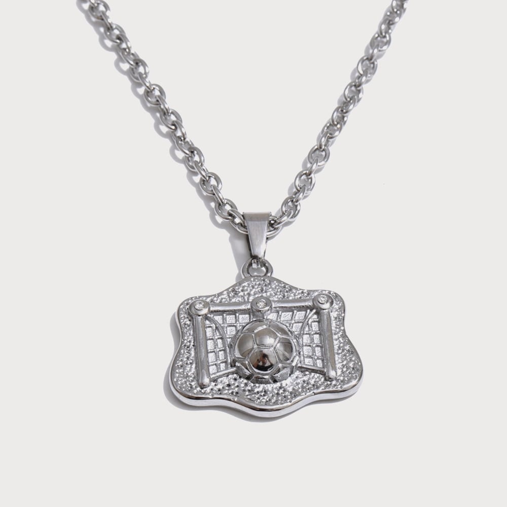 Collier pendentif ballon de football en acier inoxydable | Bloom × Blaze
